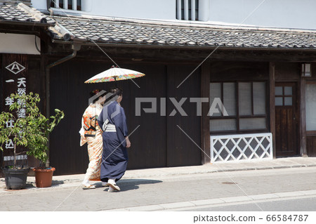 Kitsuki City Walking in the town wearing a kimono 66584787