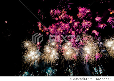 Fireworks of the Shinshu Ueda Fireworks Festival launched at the banks of the Chikuma River in Ueda City, Nagano Prefecture 66585658