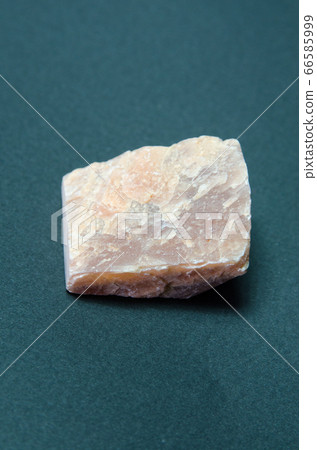 太陽石 66585999