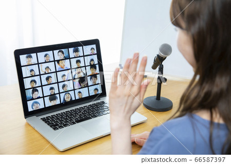 Multiple elementary school students 66587397