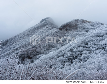 View from Kujumaki Noto Pass mountain trail View from Kujumaki Noto Pass mountain trail 66594367