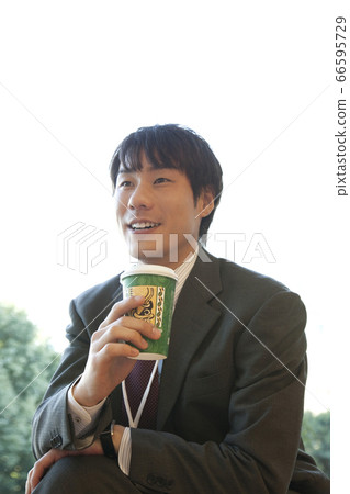 Businessmen taking a break 66595729