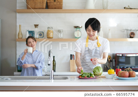 Men who like cooking 66595774