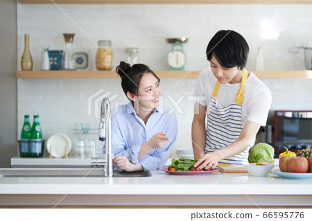 Men who like cooking Men who like cooking 66595776