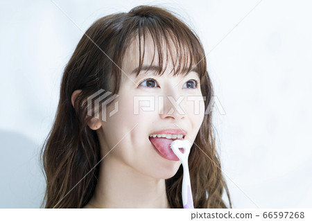 Tongue brush 66597268