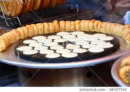 Chrysanthemum bread, bread, street food, snack, korean food, cooking, k food, k food, korean food, meal, 66597342