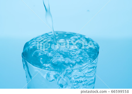 杯子，水，氣泡 66599558