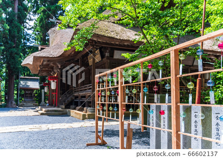Kumano Shrine in early summer (Kumano Taisha Shrine) "Kanade" decorations of worship hall and wind chimes Nanyo City, Yamagata 66602137