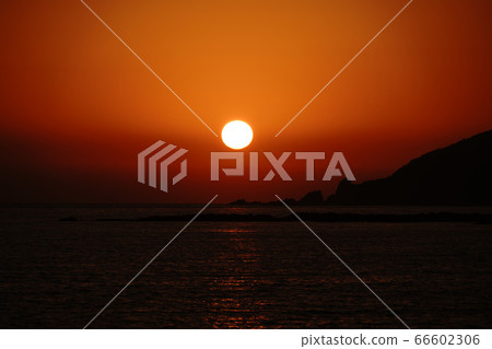黑石海岸的天草Ushibuka地區日落 66602306