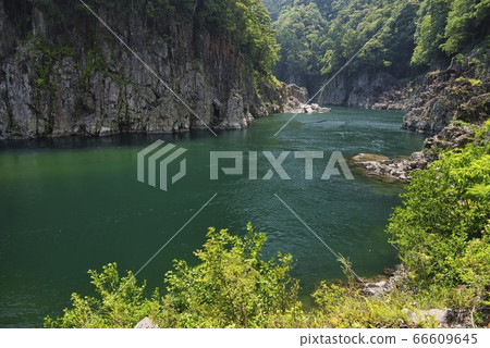 Torokyo Torohaccho Sankenkyo (Totsugawa Village, Yoshino District, Nara Prefecture) 66609645