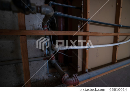 Skeleton dismantling work before renovation 66610014