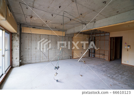 裝修前的骨架拆除工作 裝修前的骨架拆除工作 66610123