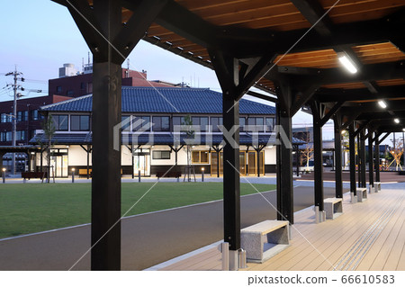 在丸岡町丸岡巴士總站（福井縣坂井市丸岡町）周圍漫步 66610583
