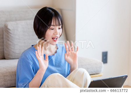 在家使用平板電腦進行遠程工作 66613772
