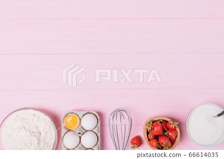 Strawberry pie baking ingredients 66614035