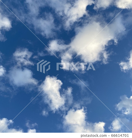 多雲的天空 多雲的天空 66614701