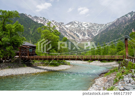 綠色的上高地（河童橋周圍的美景） 66617397