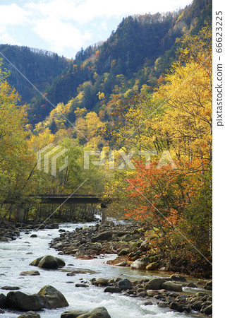 Autumn leaves of Sounkyo 66623225