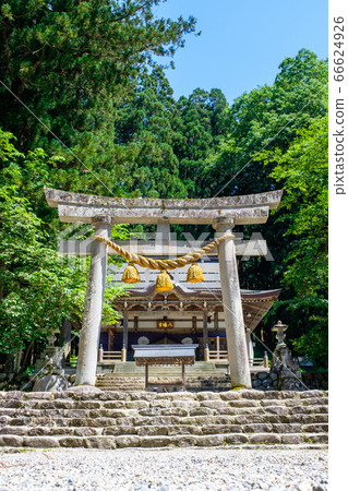 Shirakawa Hachiman Shrine (Shirakawago) Shirakawa Hachiman Shrine (Shirakawago) 66624926