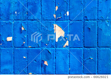 Texture of a brick wall with cracks and scratches 66626021