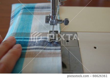 Sewing machine 66626361