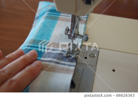 Sewing machine 66626363