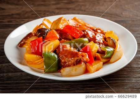 sweet and sour pork	 66629489