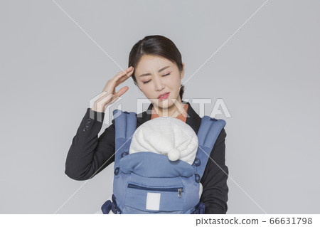 Businesswoman concept, Asian female portrait in a studio 226 66631798