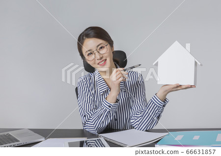 Businesswoman concept, Asian female portrait in a studio 091 Businesswoman concept, Asian female portrait in a studio 091 66631857