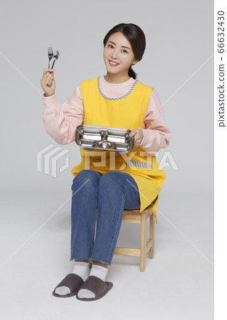 Businesswoman concept, Asian female portrait in a studio 019 Businesswoman concept, Asian female portrait in a studio 019 66632430