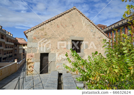 Ancient Roman Ruins Segovia Aqueduct Sedimentation Tank (Spain) 66632624