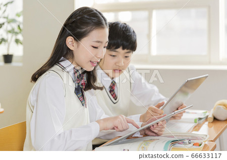 Group of school students portrait, happy smiling male and female students 305 Group of school students portrait, happy smiling male and female students 305 66633117