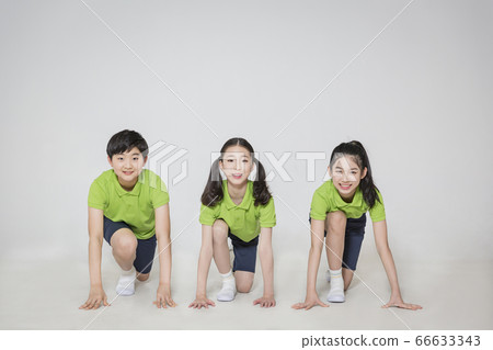 Group of school students portrait, happy smiling male and female students 353 Group of school students portrait, happy smiling male and female students 353 66633343