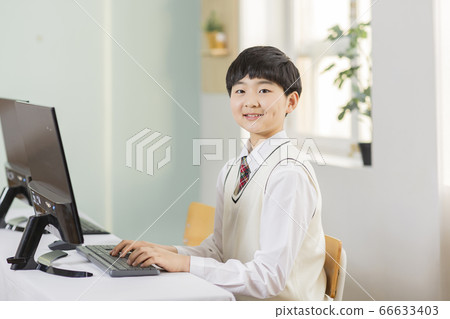 Group of school students portrait, happy smiling male and female students 320 66633403