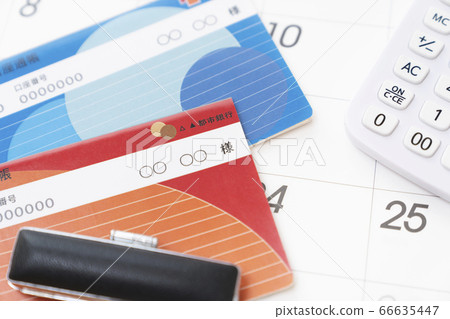 存摺和日曆 66635447