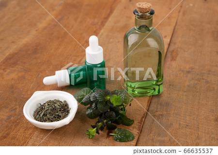 Herbal cosmetic concept, inner or skin beauty care 158 66635537