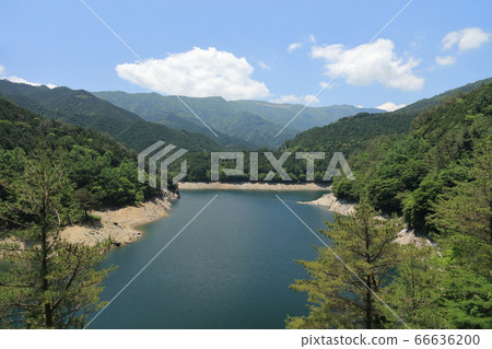 從Besshi大壩的人工湖到石zu山的Heikeira和Gwansan方向的視圖 從Besshi大壩的人工湖到石zu山的Heikeira和Gwansan方向的視圖 66636200