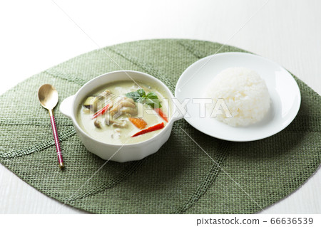 Thai cooking green curry 66636539