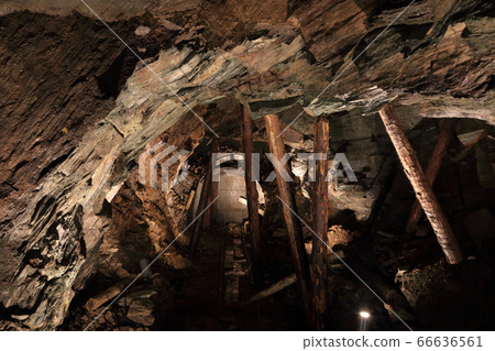 The last entrance to the Besshi Copper Mine "Raitsuken" 66636561