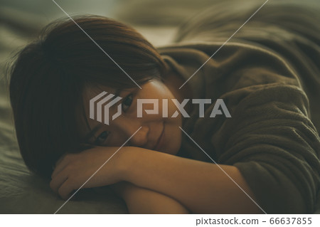 晚上的妻子 66637855