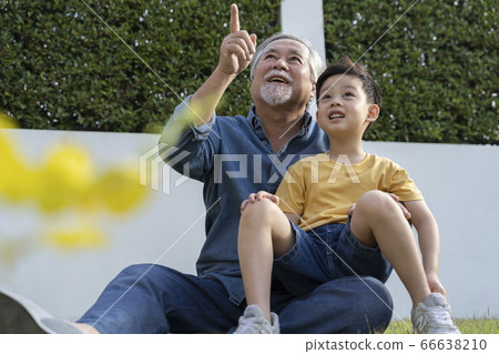 依senior高級男人和男孩 依senior高級男人和男孩 66638210