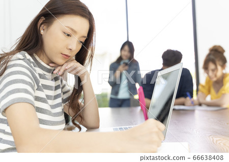 男女校園生活的形象 66638408