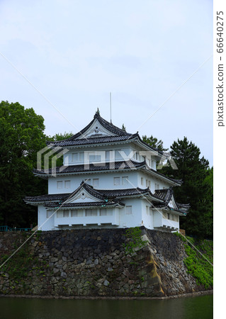 愛知縣名古屋市名古屋城的風景，西北角塔樓和鮮綠[6月] 66640275