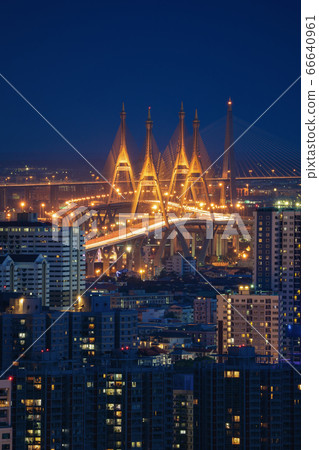 Aerial view of Bhumibol Bridge and Chao Phraya 66640961