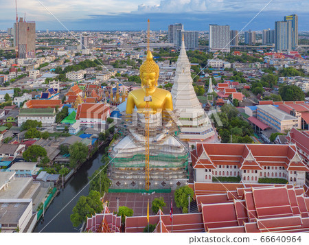 Aerial view of the Giant Golden Buddha in Wat 66640964