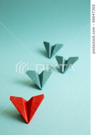 Row of paper plane on green background. leadership concept Row of paper plane on green background. leadership concept 66647368