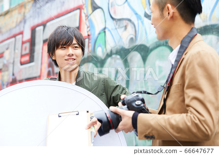 街角快照攝影師塗鴉標記 66647677