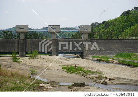 三陸海岸复濱濱的水閘 66648011