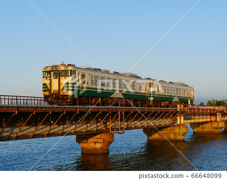 Oshika Line Kiha 40 66648099