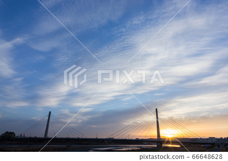 Sunrise at Fuchu Yotsuya Bridge in Hino 66648628